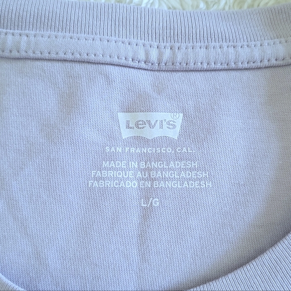 Levi's Light Lavender💜 with Iridescent Logo Tee👕 - NWT - Picture 4 of 15